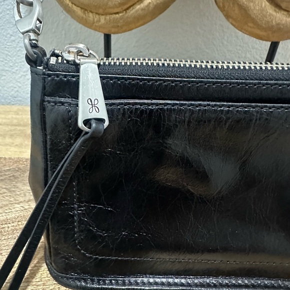 HOBO Black Leather Darcy Convertible Crossbody NWOT - Picture 2 of 6